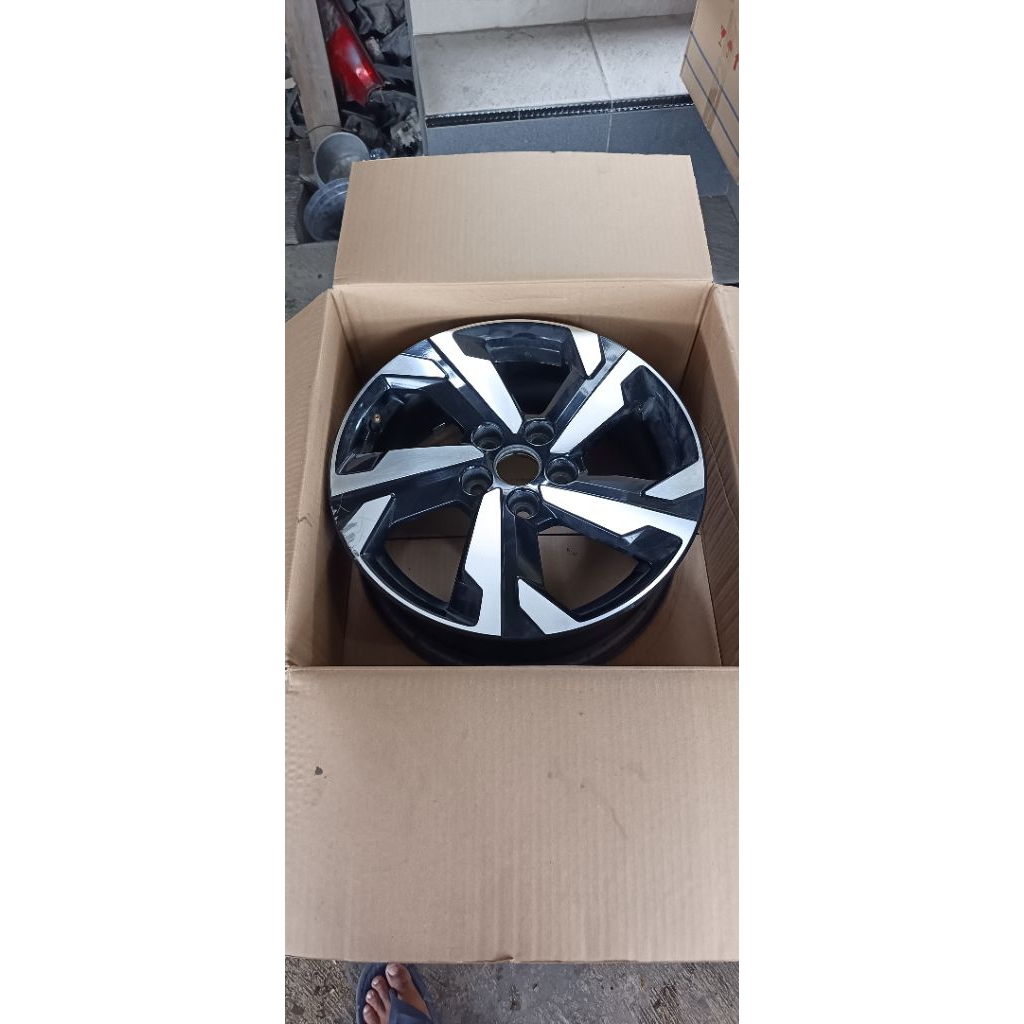 velg original xpander ultimate R17 pcd 114 2019 2020 2021 2022 2023 2024 2025