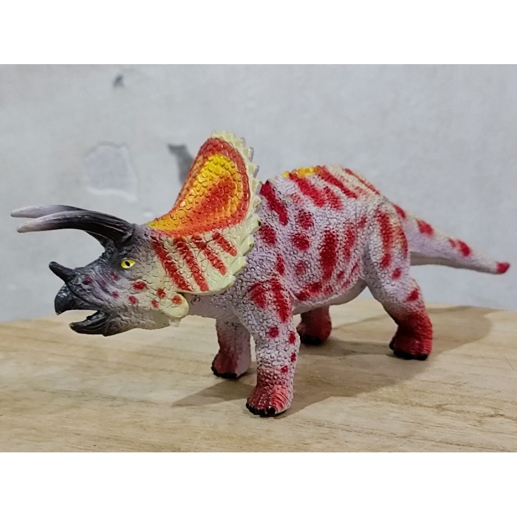 Geoworld Jurassic Hunters Triceratops Mainan Anak Dinosaurus