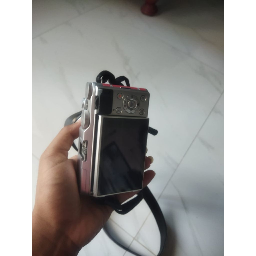 FUJIFILM XA3 (Second)