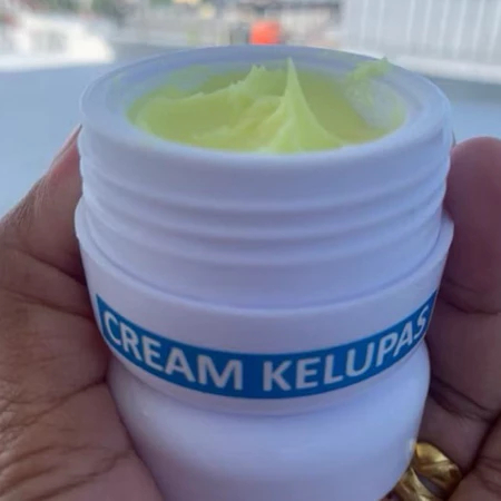 KRIM Menghilangkan Flek KELUPAS AMPUH HILANGKAN FLEK TEBAL / FLEK MENAHUN