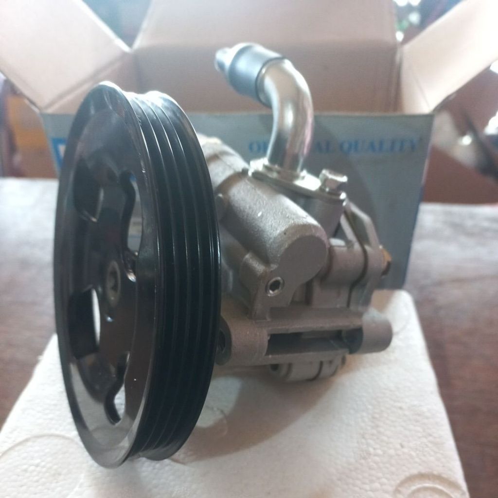 Power steering pump/ pompa power steering Suzuki APV 49110-61J00 BENSCO