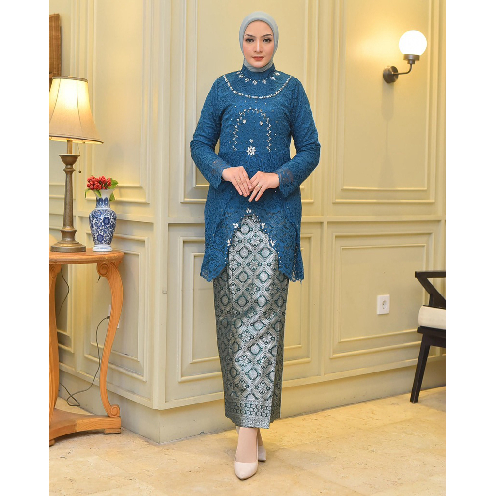 Kebaya tunik / Kebaya tunik payet / Kebaya tunangan / Kebaya tunik busui payet
