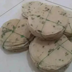 

KERUPUK OPAK SINGKONG PADANG 250GRAM