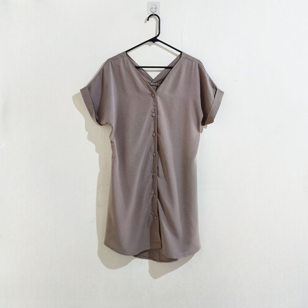 Mini Dress Wanita Lengan Pendek Warna Coklat Muda Kancing Depan Busui Friendly