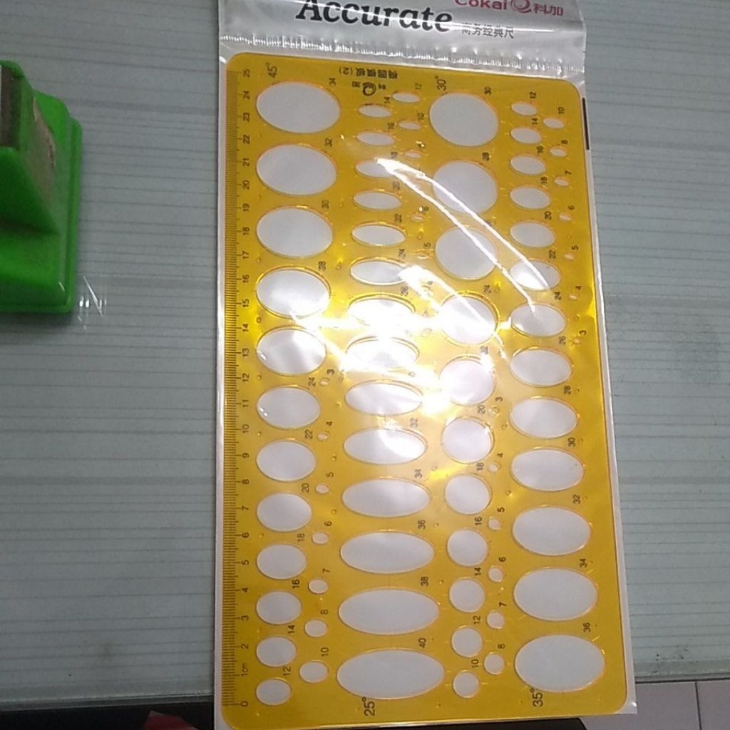 

PENGGARIS PLASTIK ACCURATE KJ-012