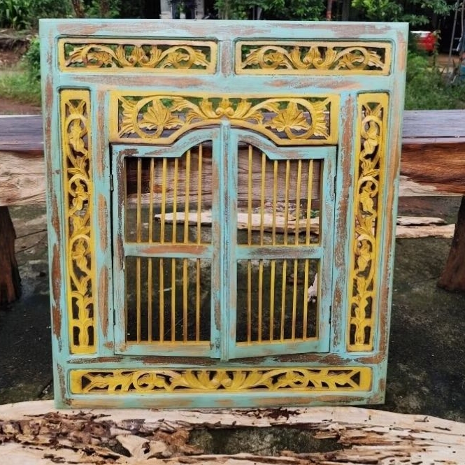 Hiasan Dinding Jendela Krepyak Ukir Kayu Jati Aestetik