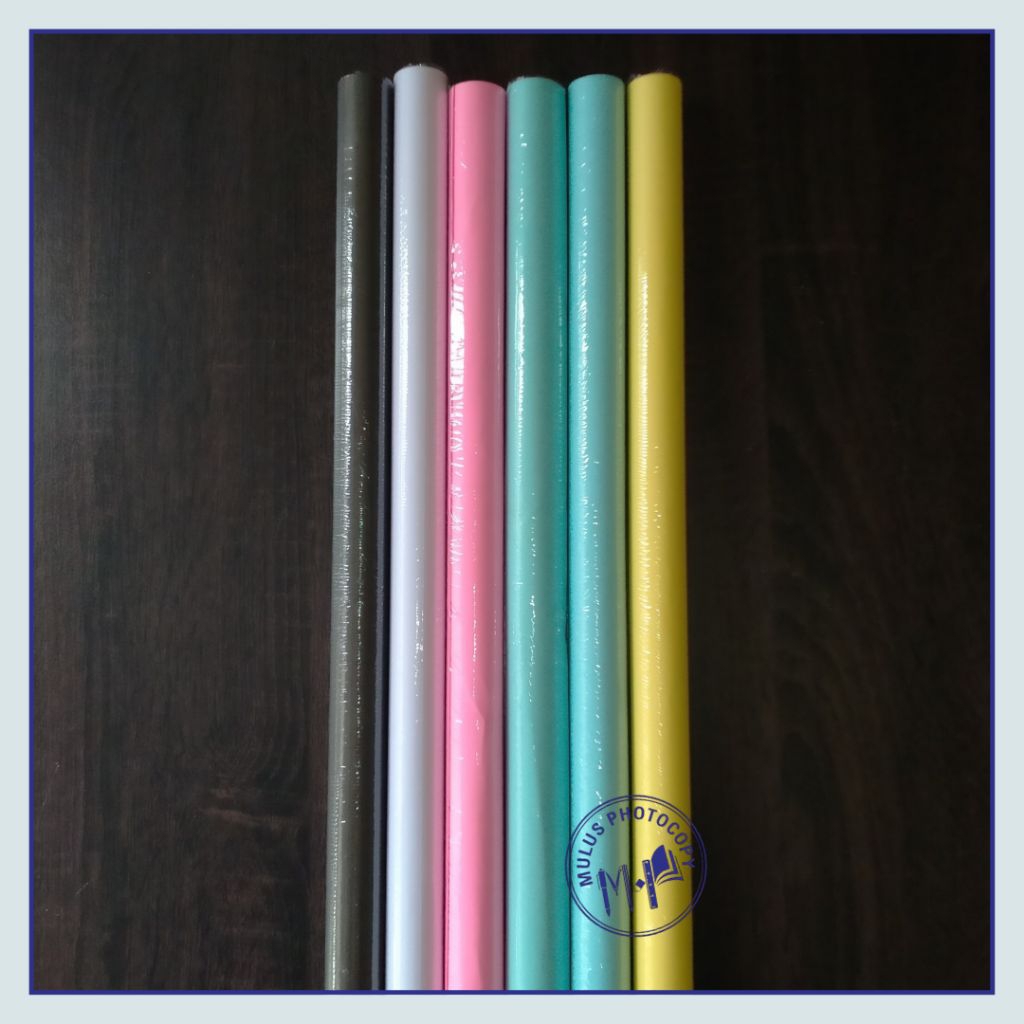 

Kertas karton Manila BC Warna Warni Putih Hitam Pink Kuning Biru Hijau