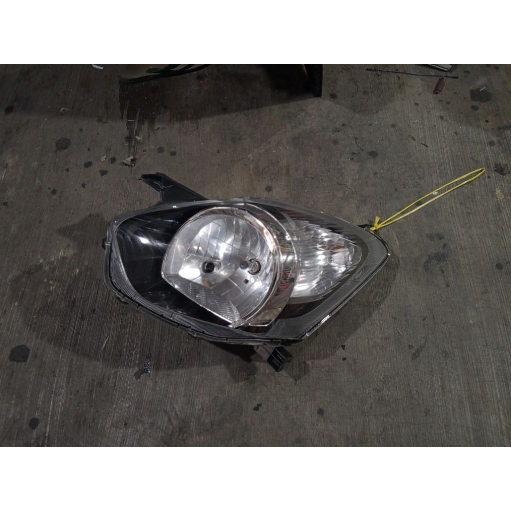 lampu depan headlamp Agya Ayla 2013-2014-20115-2017 original