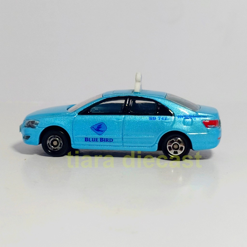 DIECAST MINIATUR SKALA 1/64 TOMICA TOYOTA CAMRY TAKSI BLUEBIRD