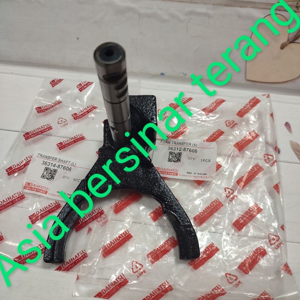 FORK TRANSFER GARPU KECIL SHAFT TRANSFER DAIHATSU TAFT GT F70 1SET ORI