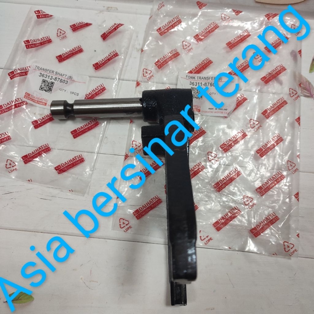 FORK TRANSFER GARPU BESAR SHAFT TRANSFER DAIHATSU TAFT GT F70 1SET ORI