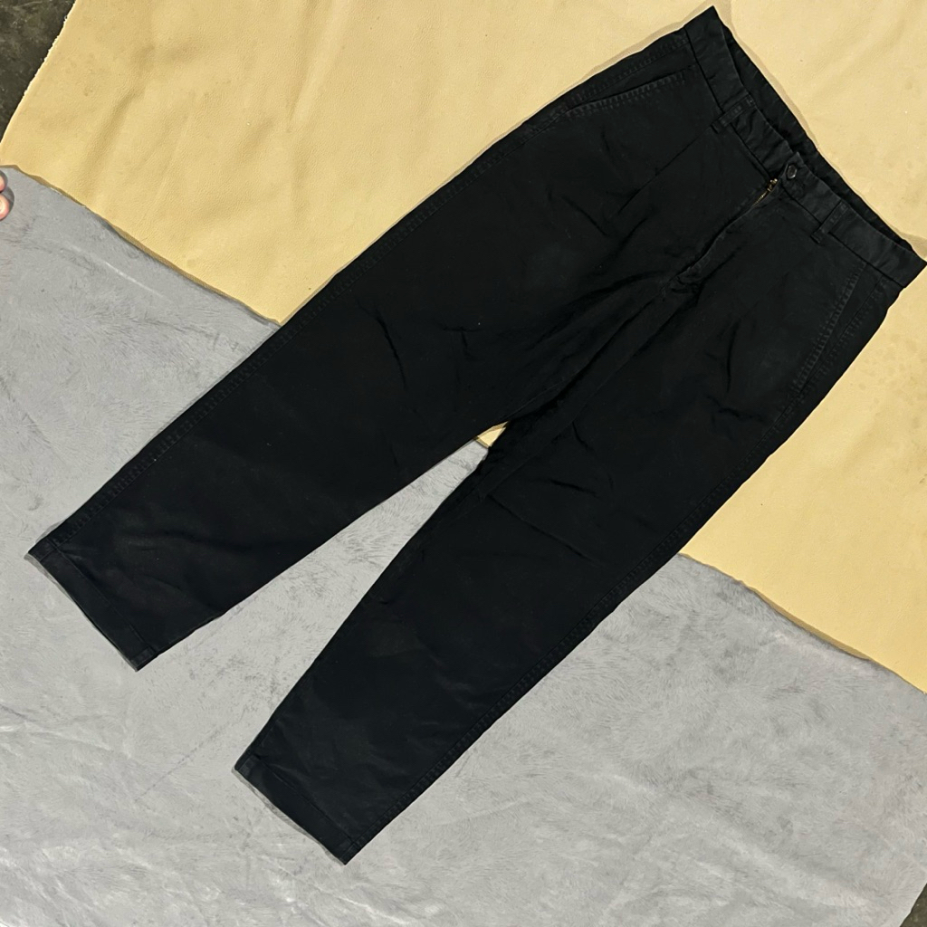 Celana Chino uniqlo hitam second original