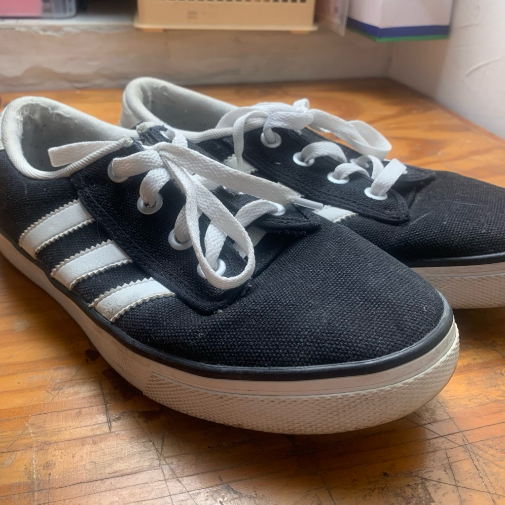 Preloved Sepatu Sneakers Adidas Kiel