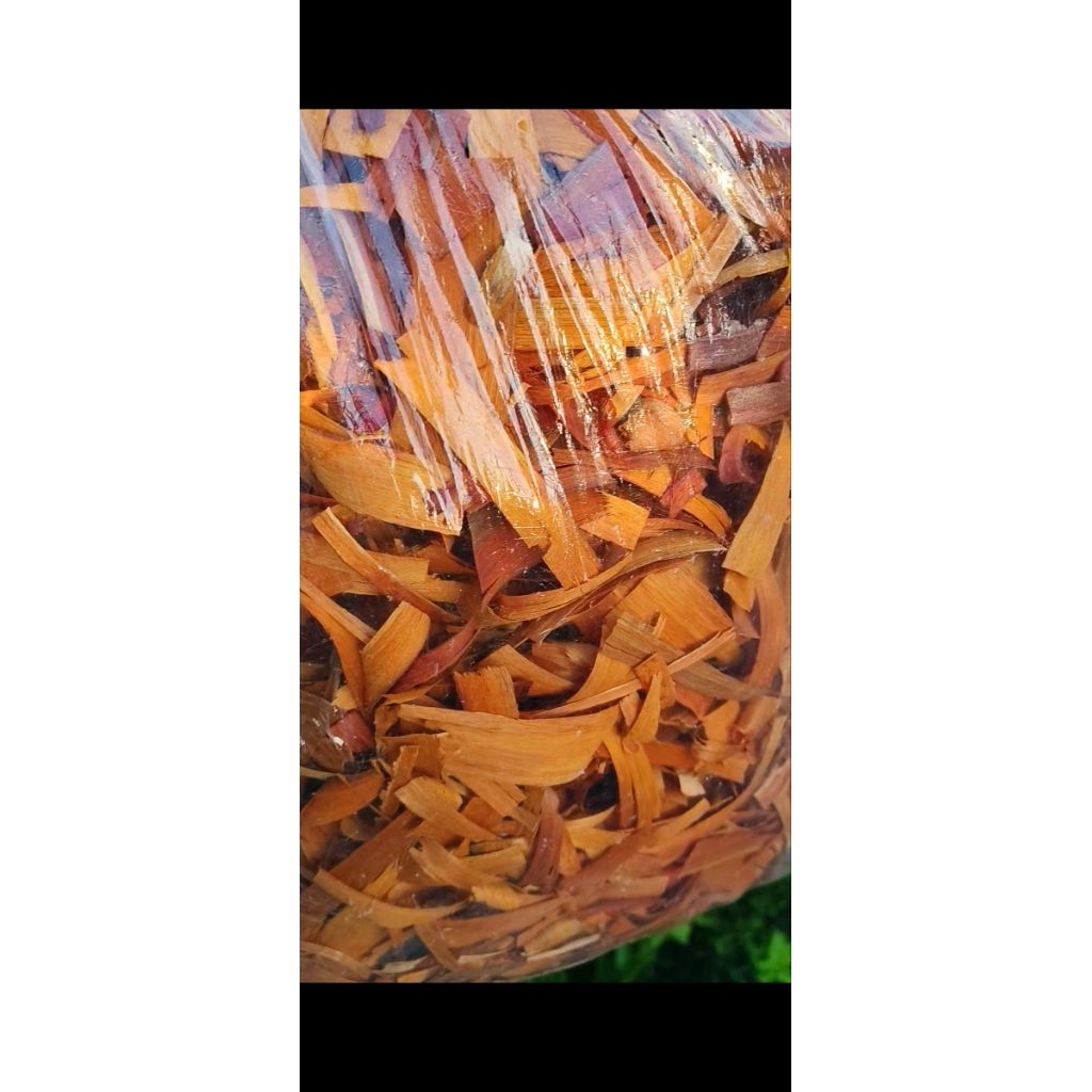 

FULL MERAH 1 KG KAYU SECANG SERUT