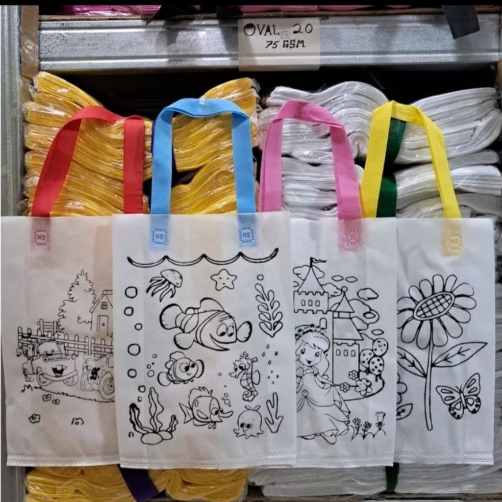 

Godiebag Spundbon Karaktek Dan Polos Ukuran 25 x 35 cm