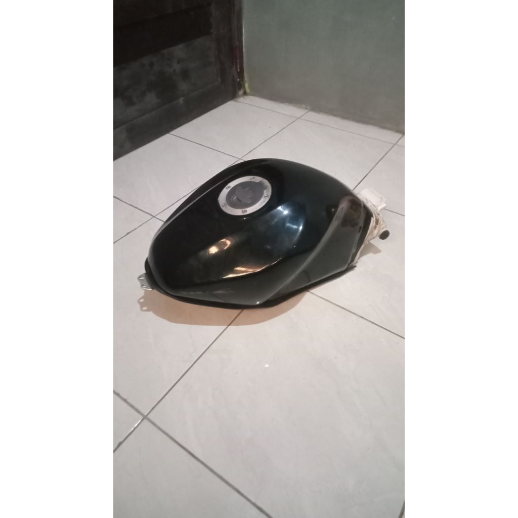 tangki ori copotan R15V2 mulus siap pakai