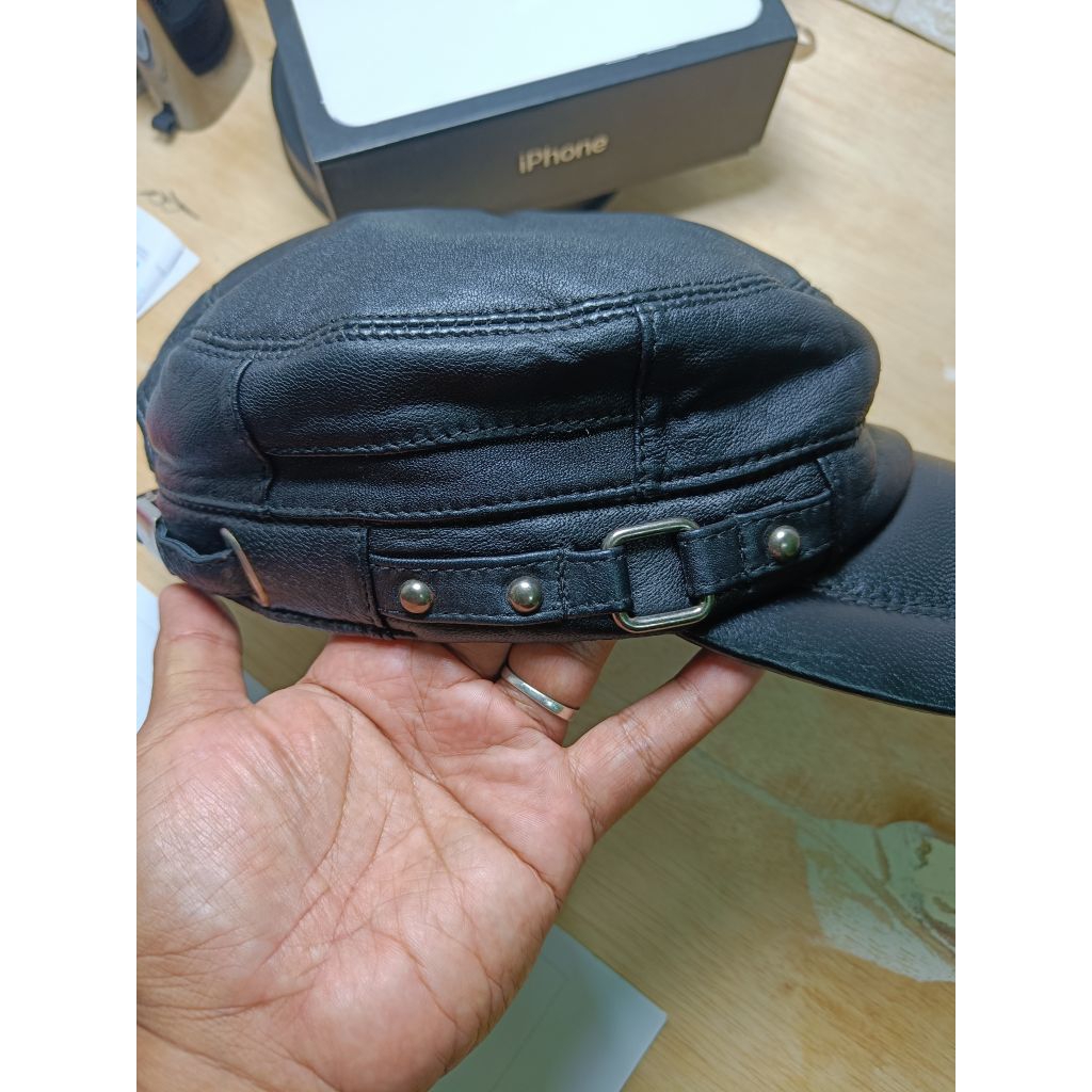 Preloved Topi Kulit Sapi