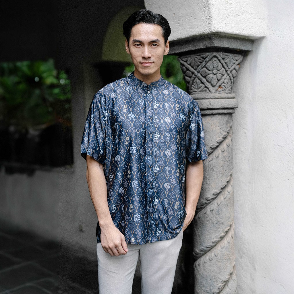 Beatrice Clothing Bandung  Sammy Shirt - Kemeja Pria Satin Motif Lebaran Lengan Pendek