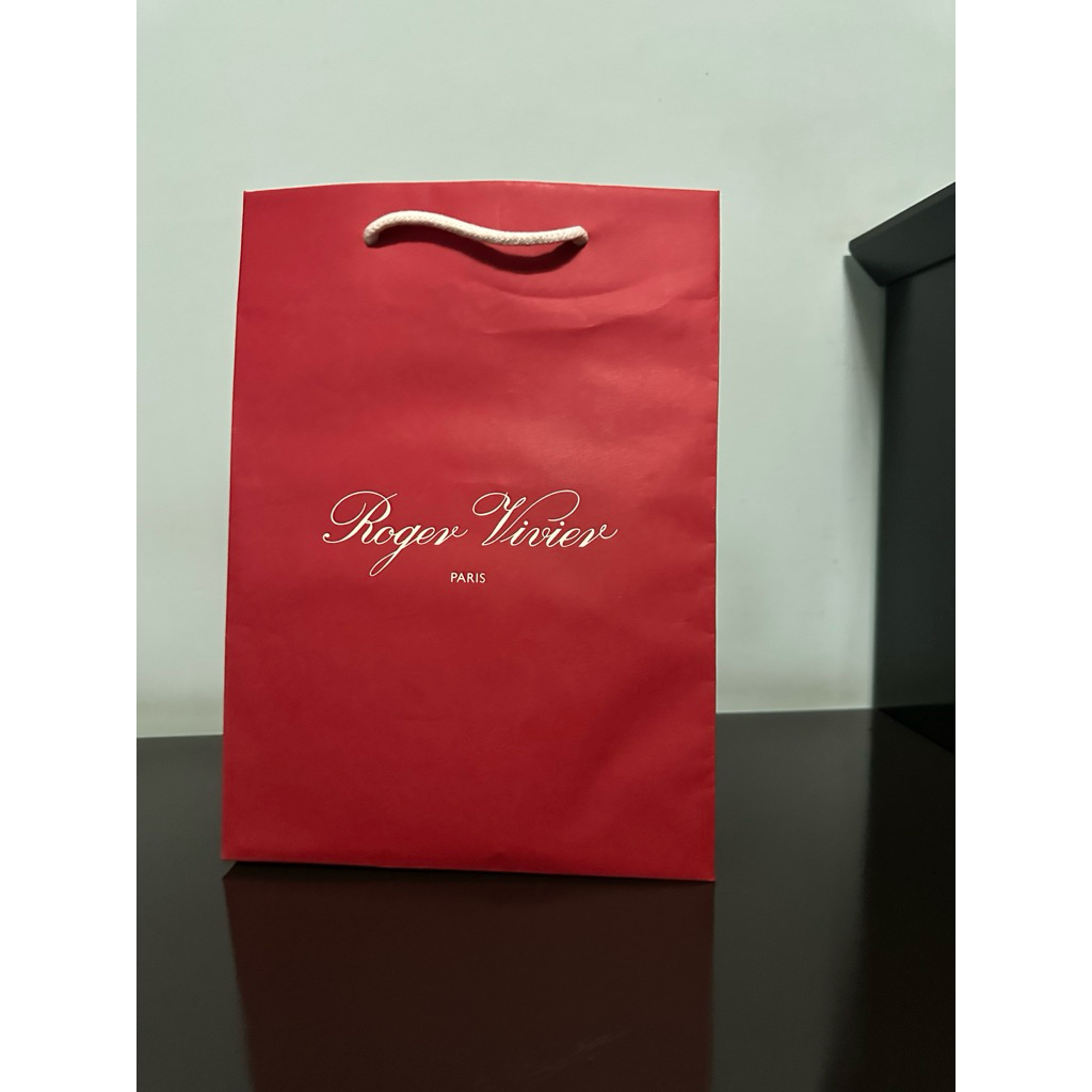 

paperbag roger vivier
