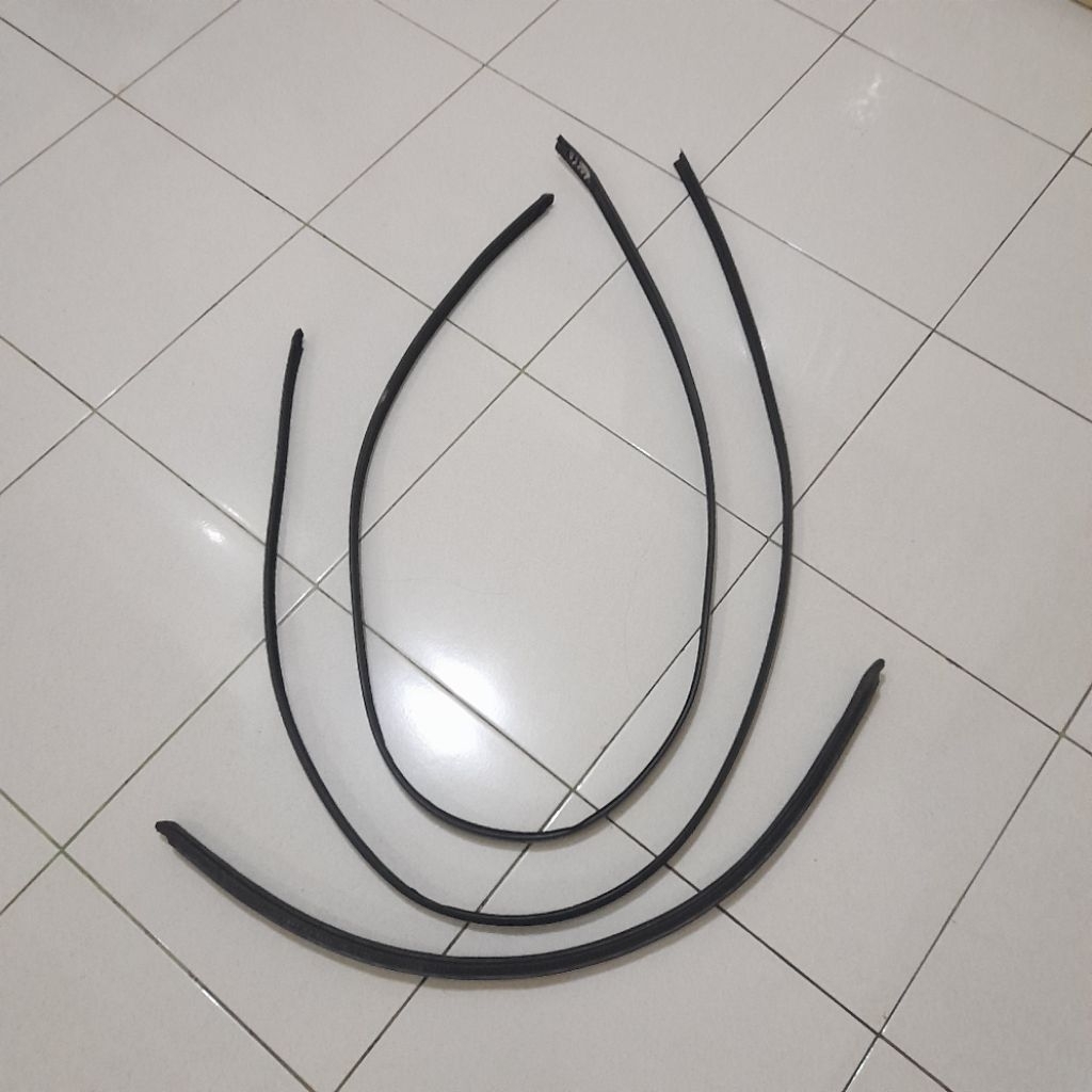 Seal Karet Atas atap moulding roof Mobil Panther LS Kapsul Original