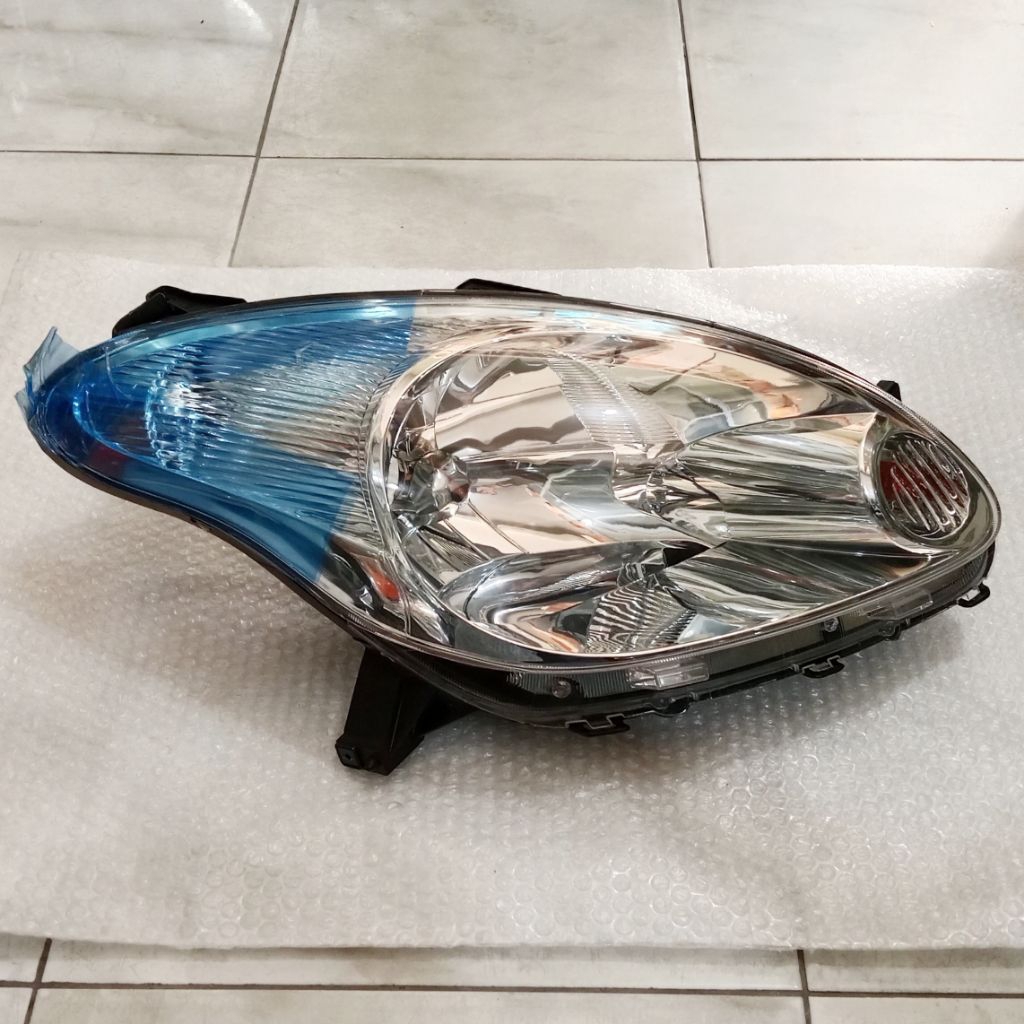 Headlamp Daihatsu Sirion 2008 2009 Kanan