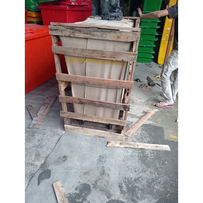 

KODE J77S palet kayu