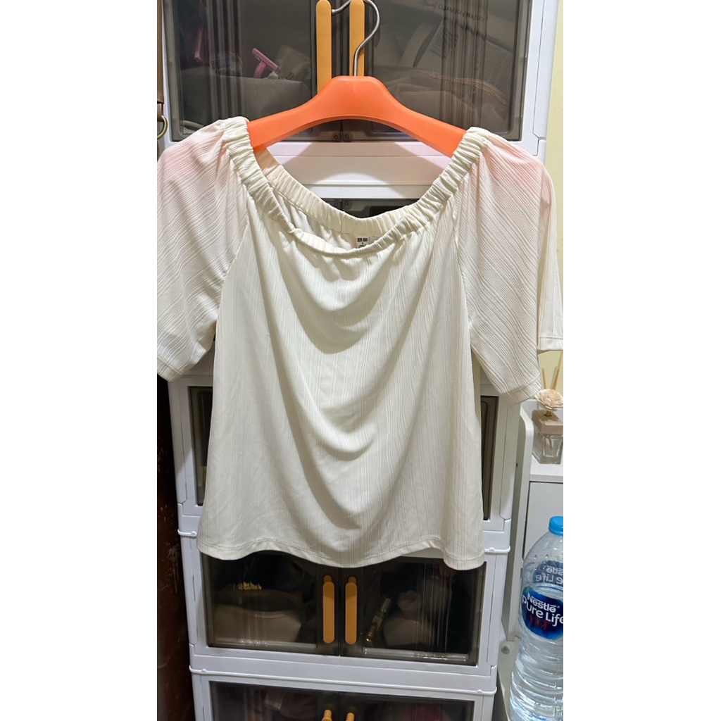 PRELOVED SABRINA UNIQLO ATASAN PUTIH CONNEX 10RIBU