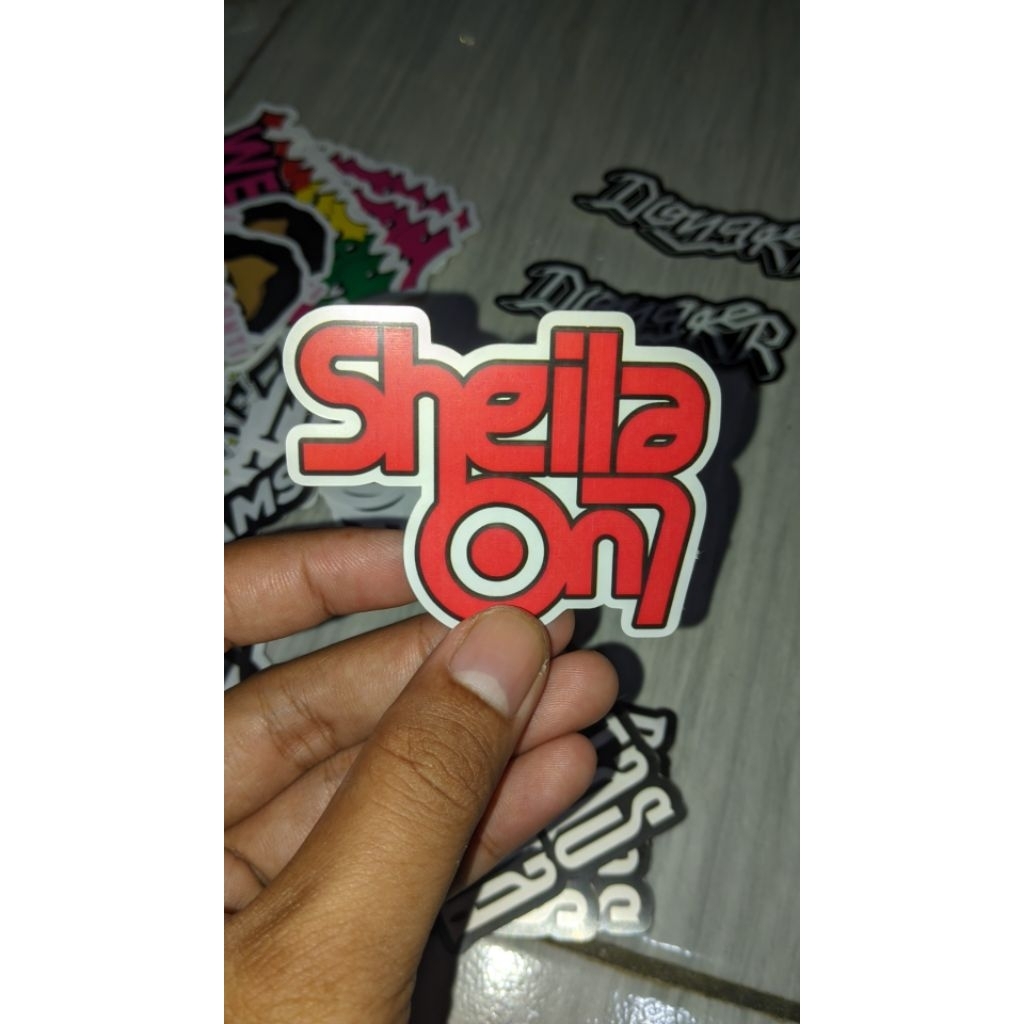 

STICKER VYNIL BAND TAHAN AIR