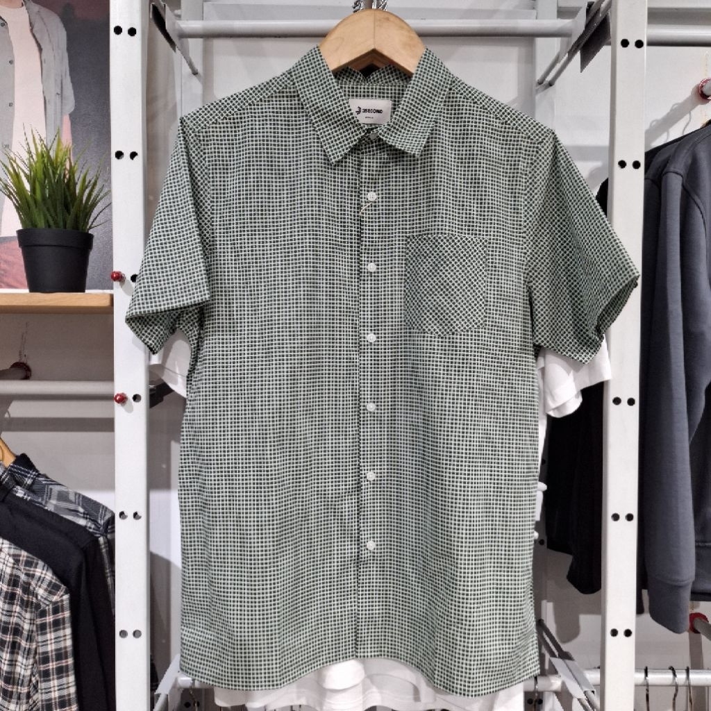 3second Kemeja Pendek Pria Regular Fit Original 061223