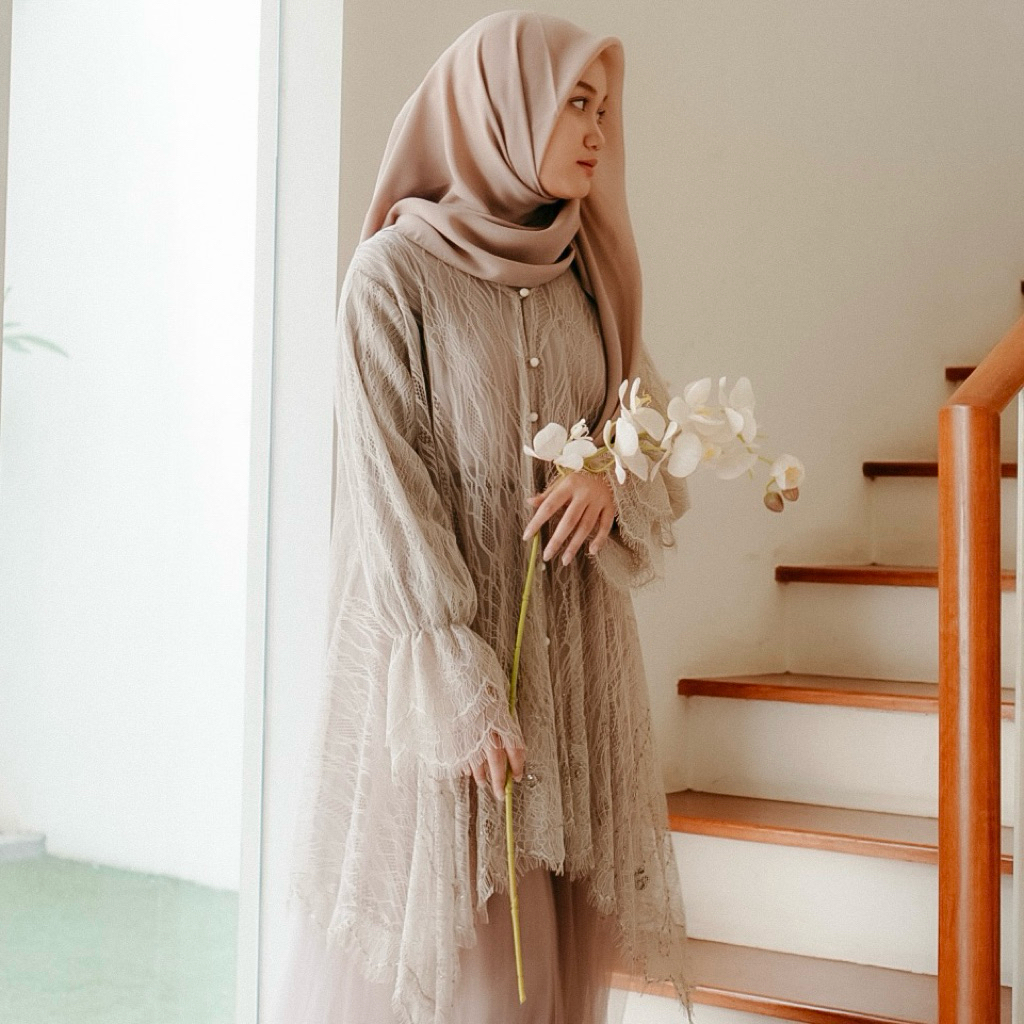 [Sample SALE] ANNISA BELLUCCI Poppy Asymmetry Lace Tunic and Rok Tulle Maxi Pleats - Kebaya Modern H