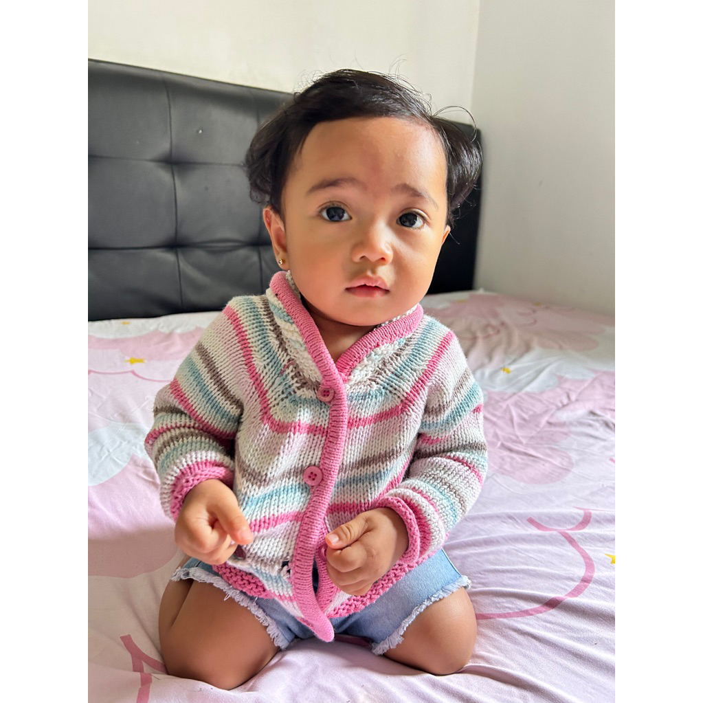 sweater bayi perempuan