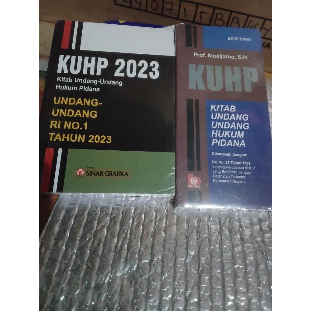 KUHP Edisi Terbaru 2023 Dan KUHP Edisi Lama Kitab Undang 2 Hukum Pidana