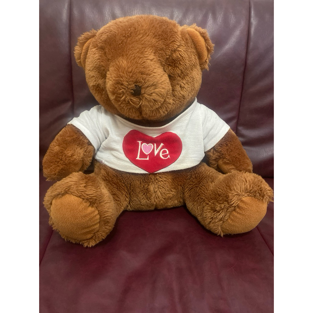 Boneka beruang kaos tulisan love