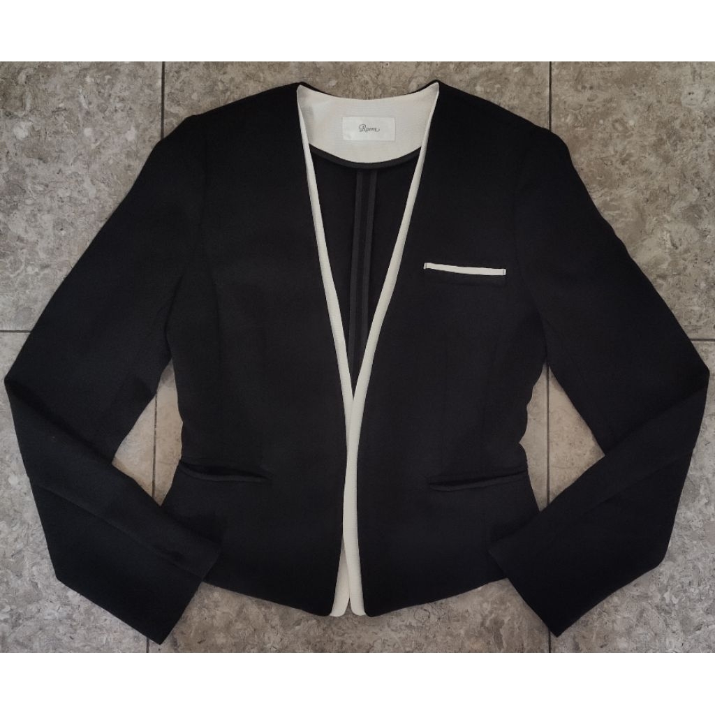 Blazer outer formal wanita hitam crop