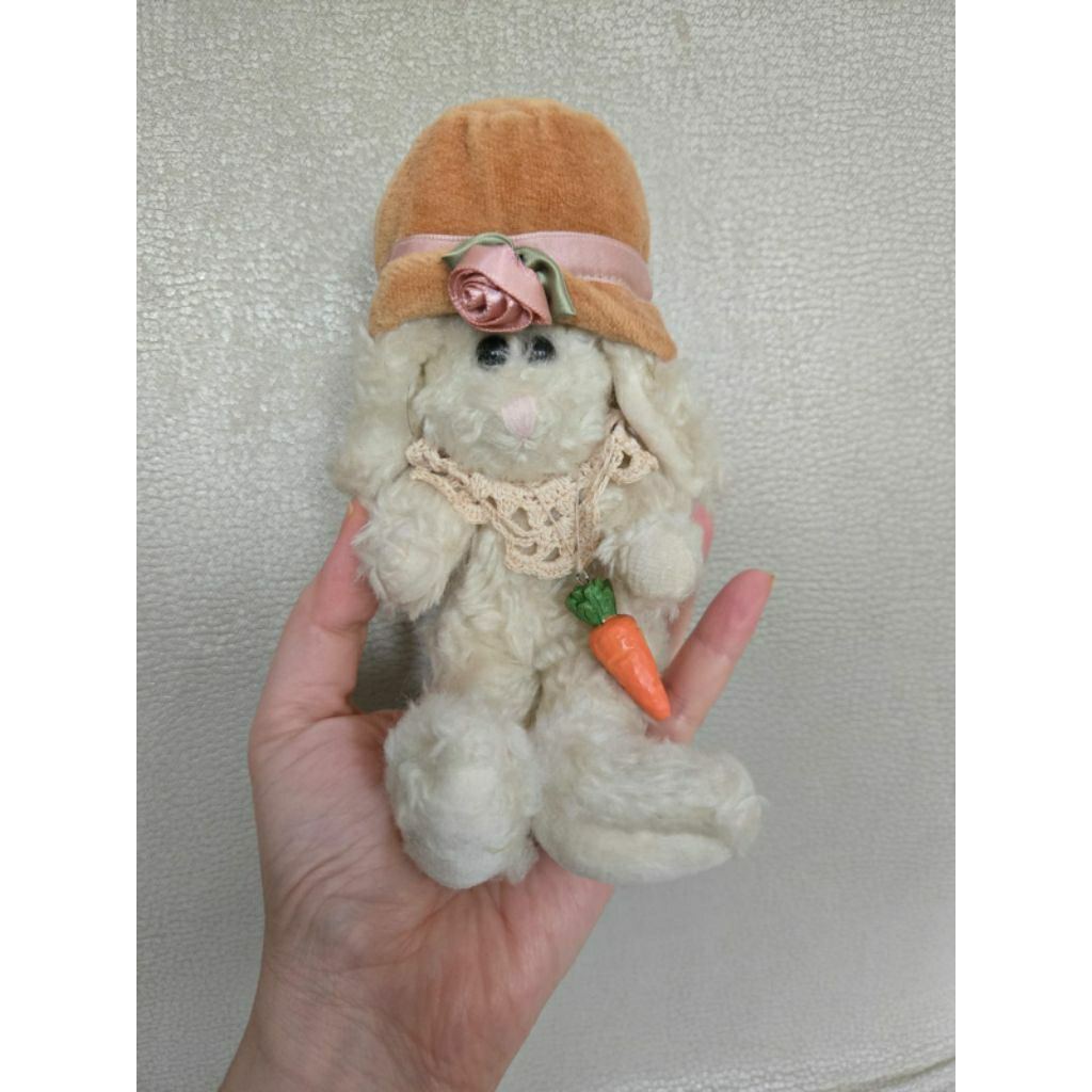 boneka kelinci kecil Boyds