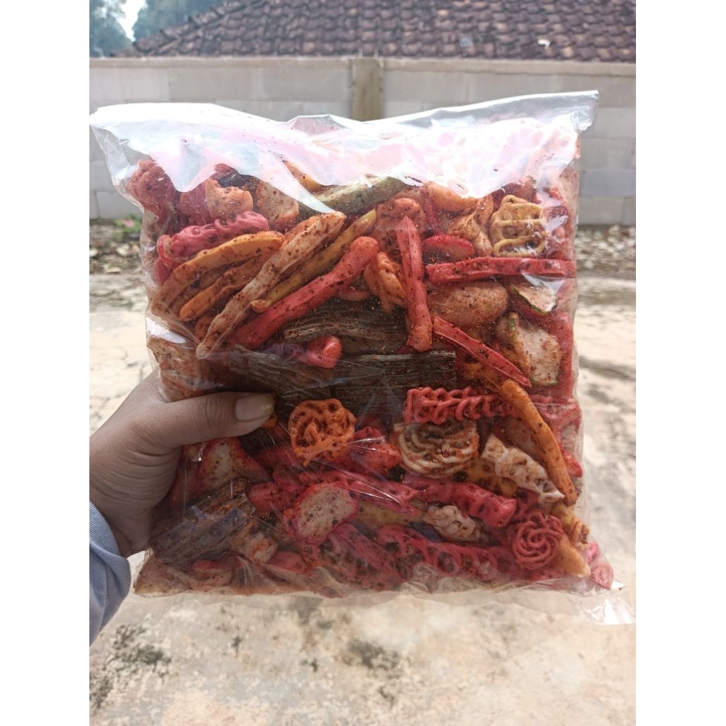 

kerupuk Seblak Campur