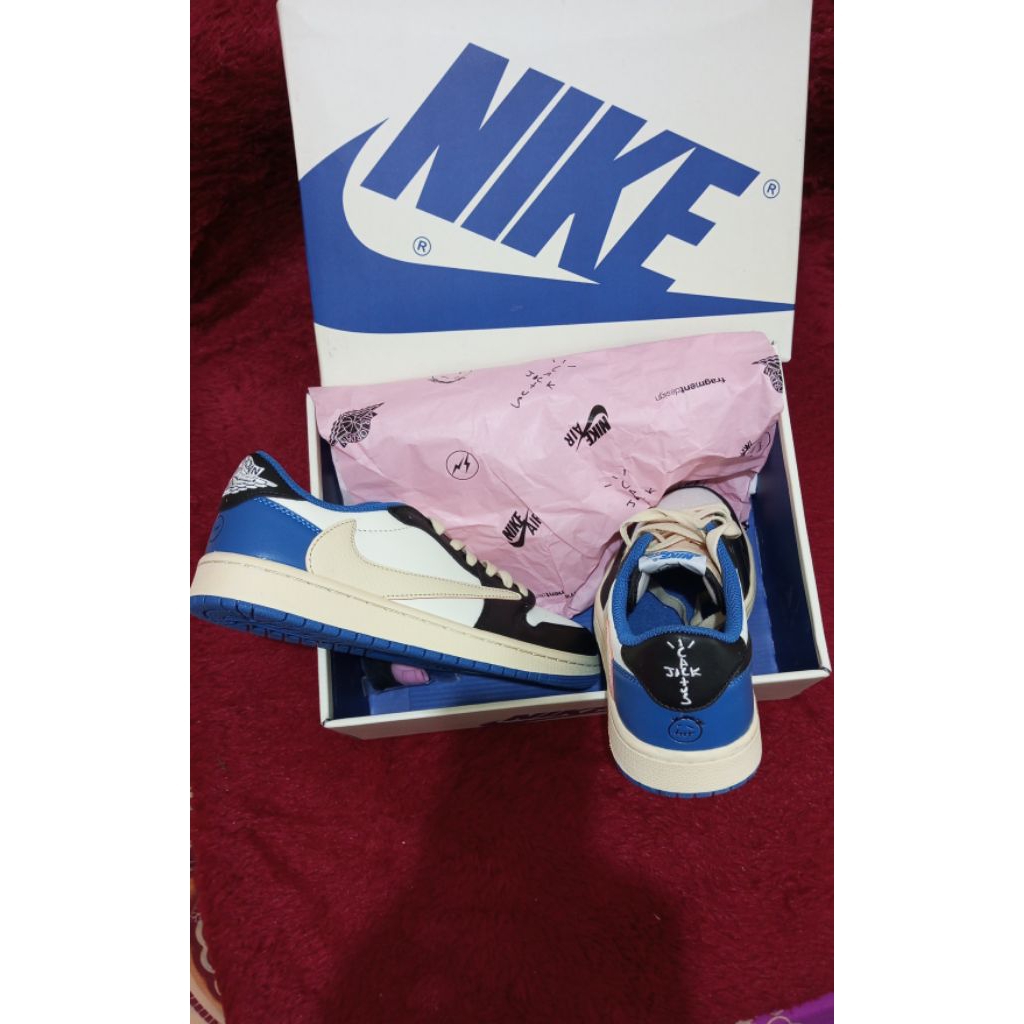 Air Jordan 1 low Travis Scott x Fragment