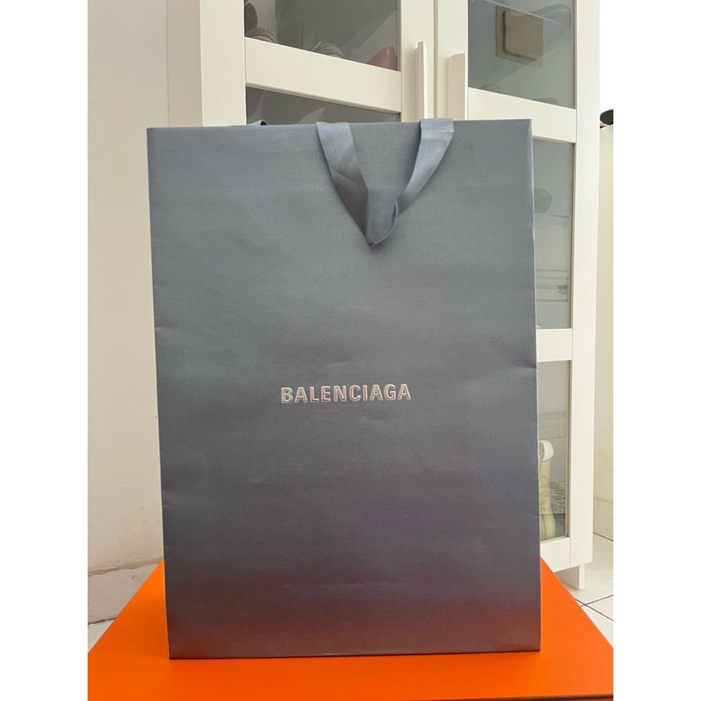 

paperbag balen authentic/ tas paperbag ori balen