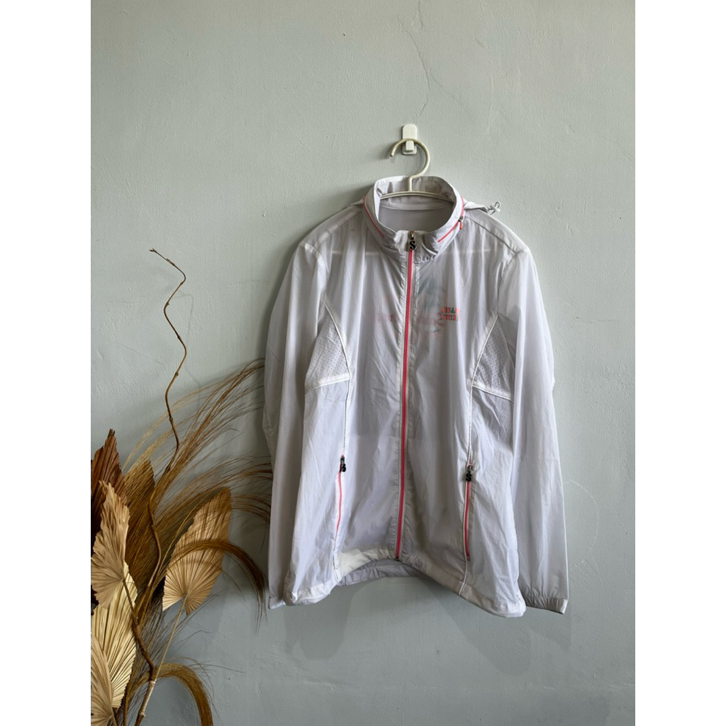 Jaket Parasut/jaket olahraga/jaket running thrift