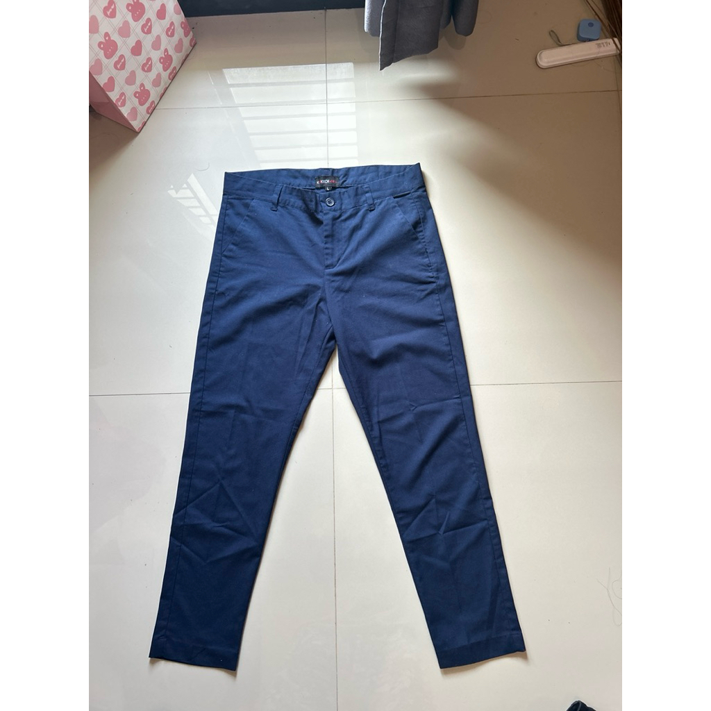 celana kakkoii biru tua (preloved)