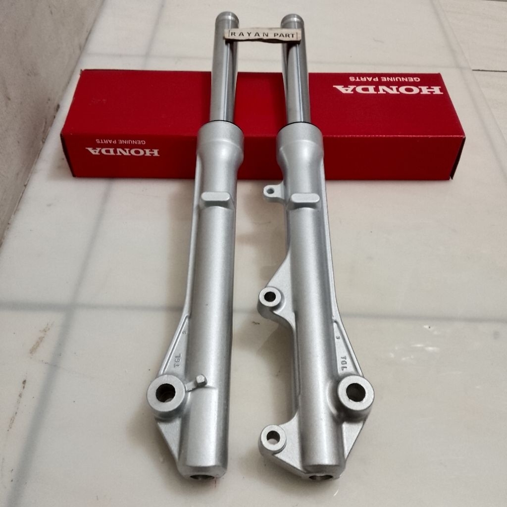 shock depan+tabung tinggal pasang scoopy fi scoopy fi scoopy fi kzl silver