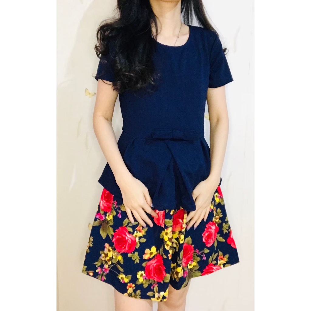 Dress wanita / Dress biru / Dress bunga-bunga / Dress vintage wanita / Baju wanita / Dress berlengan