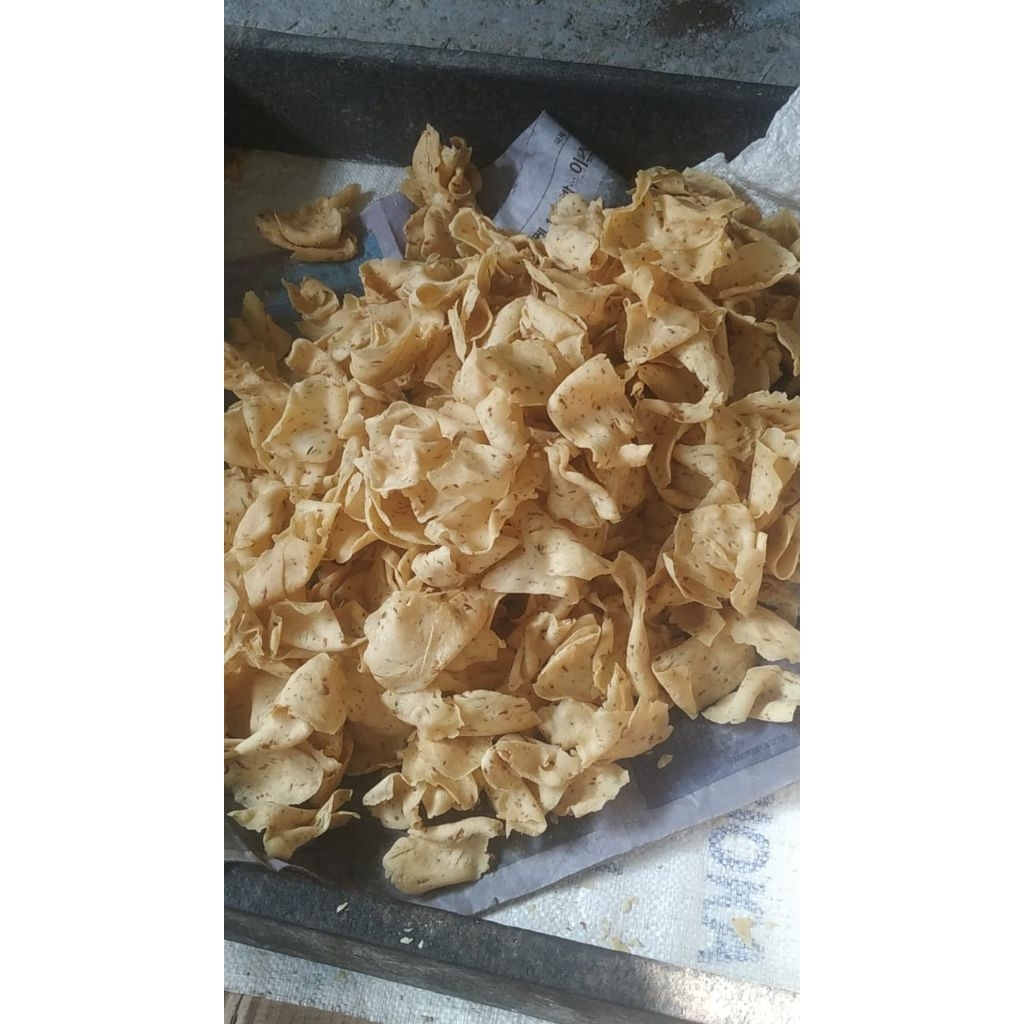 

Kerupuk Chilo 1 kg (1000gr) keripik bawang gurih renyah rapuh enak banget bikin nagih TOP juaranya kue bawang sangat cocok untuk oleh oleh snack cemilan santai dll bisa COD cus order Now cemilan lebaran camilan ringan VIRAL TERLARIS EXCLUSIVE ASLI PEKANBA