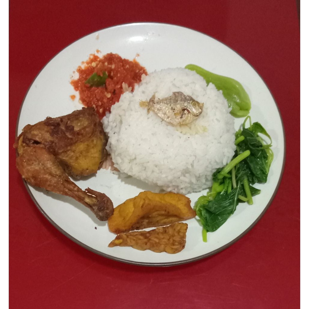 

Paket Nasi Tempong Ayam Goreng