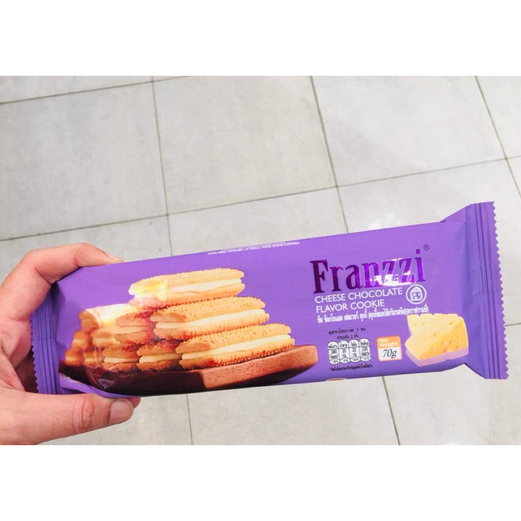 

FRANZZI SANDWICH COOKIE CHEESE CHOCOLATE WAFER FRANZZI RED VELVET STRAWBERRY 70G YOGURT CHOCOLATE COOKIE FRANZZI 115G MATCHA CHOCOLATE FRANZZI