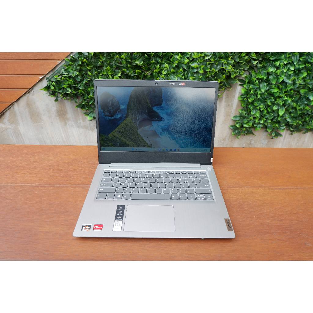 Lenovo Ideapad Slim 3 AMD Ryzen 3 3250U Ram 4Gb Ssd 256Gb SCU19163