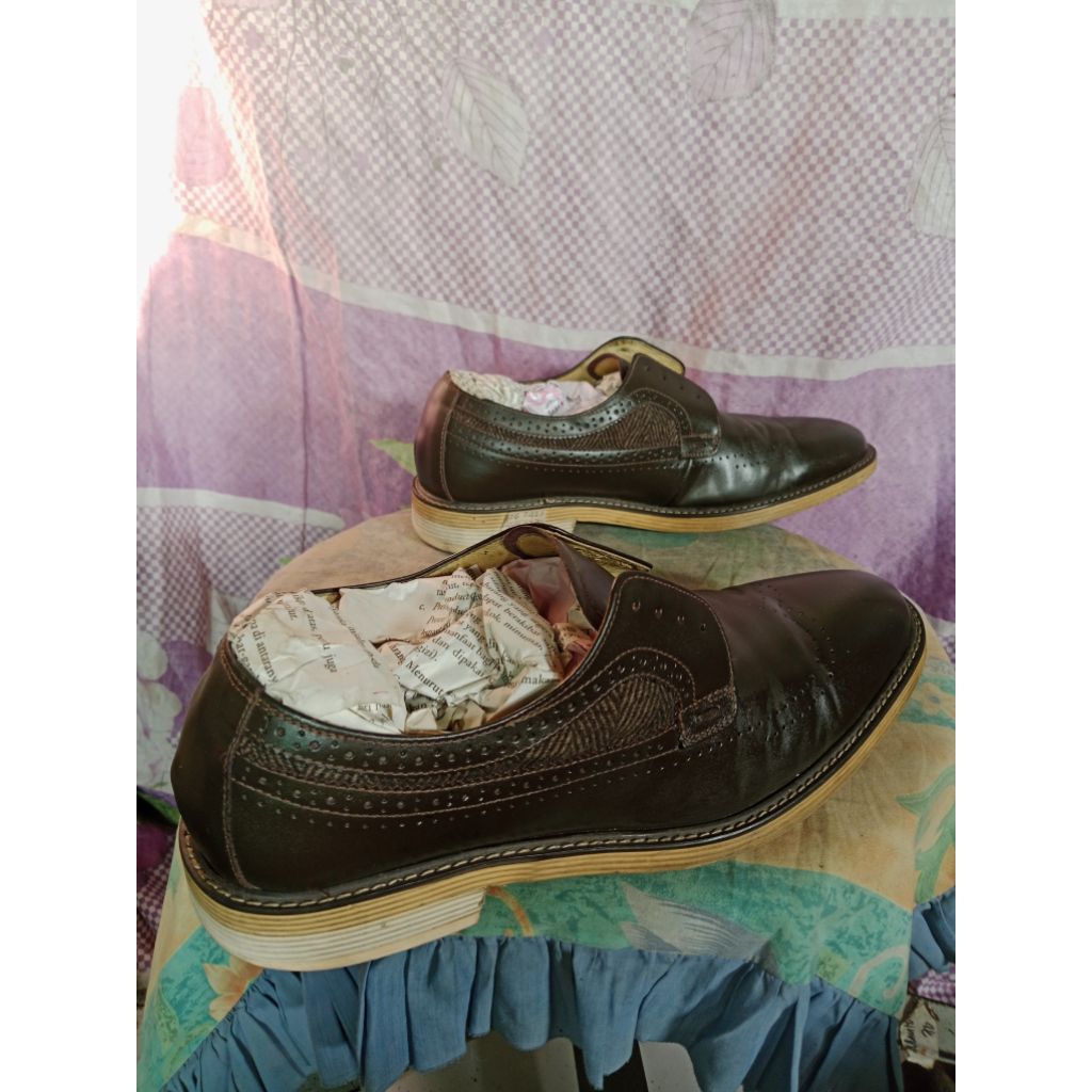 sepatu pantofel ESQUIRE coklat tua