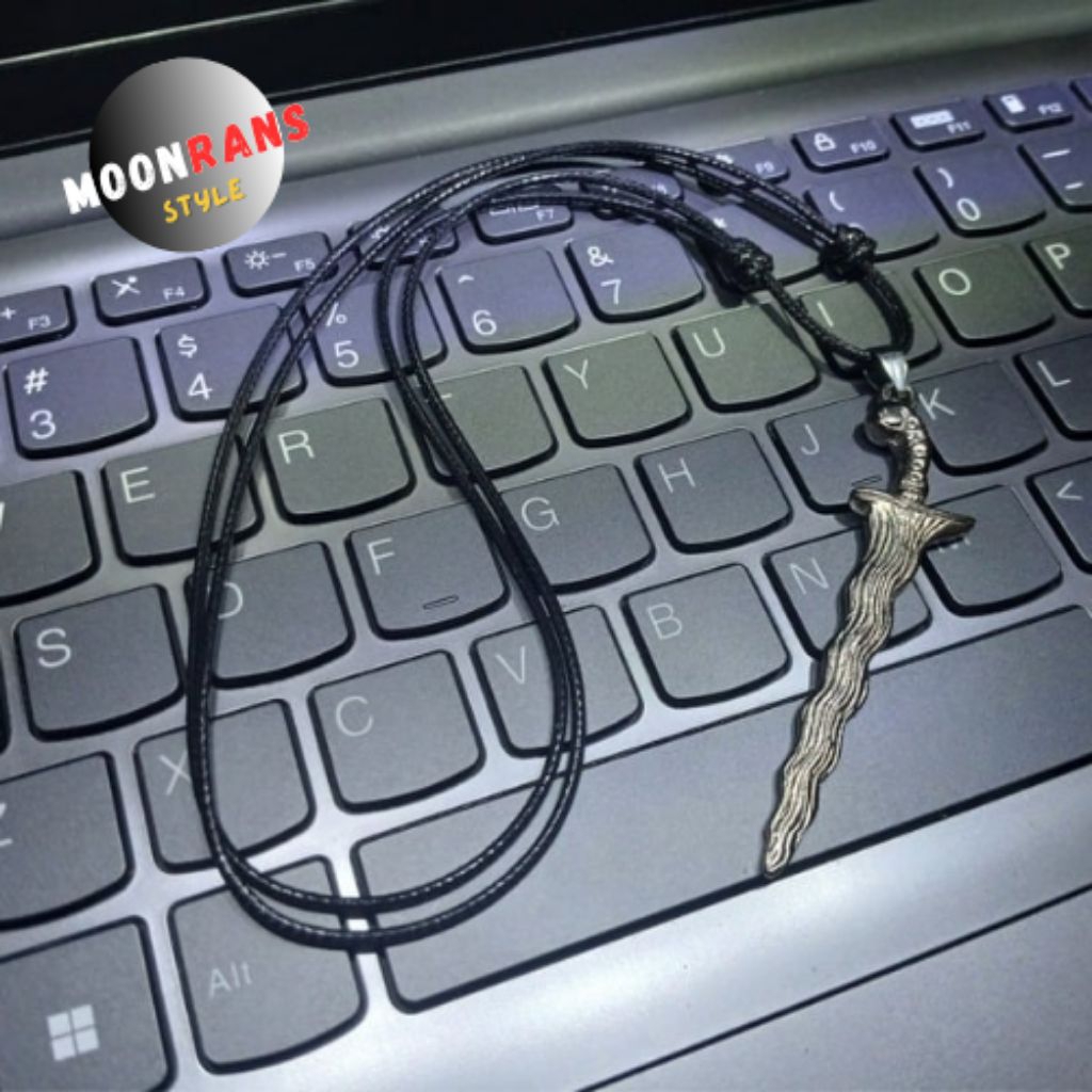 kalung keris// kalung tali hitam liontin motif keris// K21
