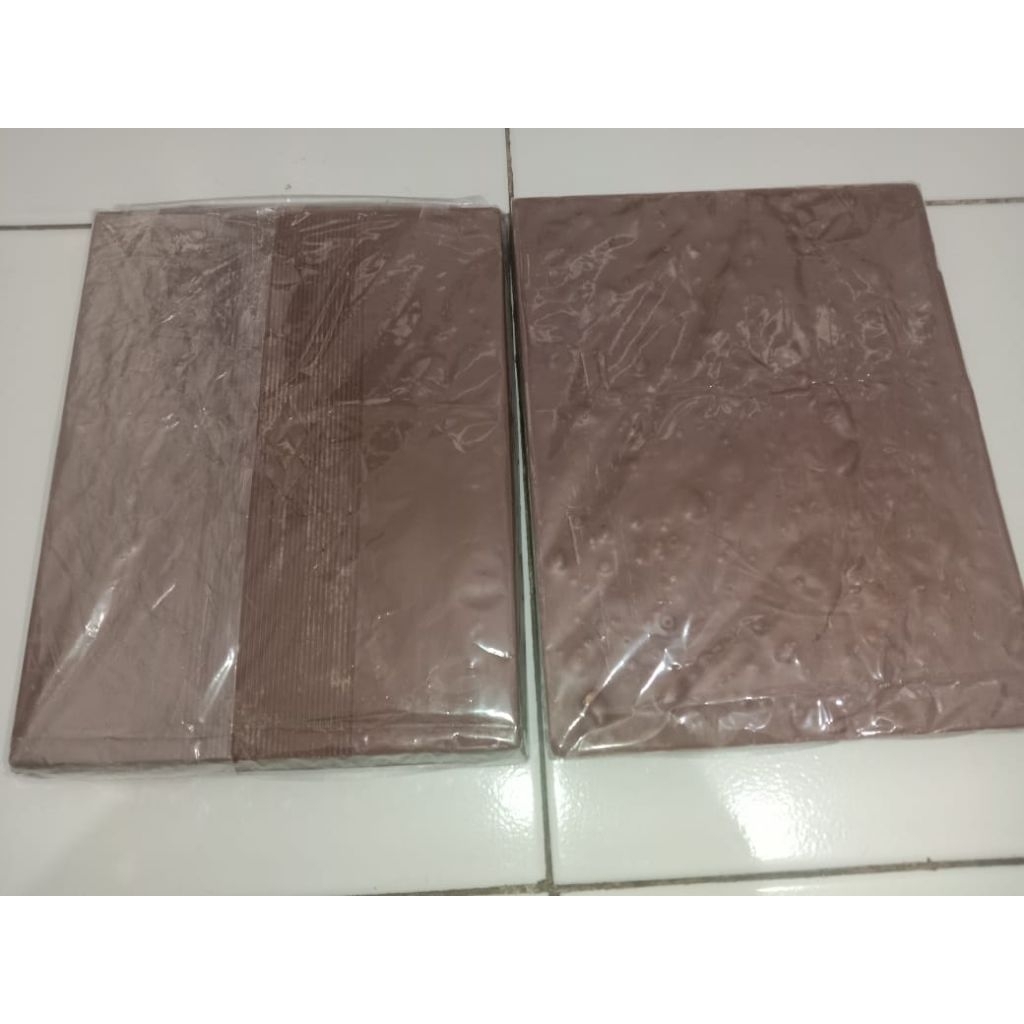 

Coklat blok isi kacang Mede almond kismiss
