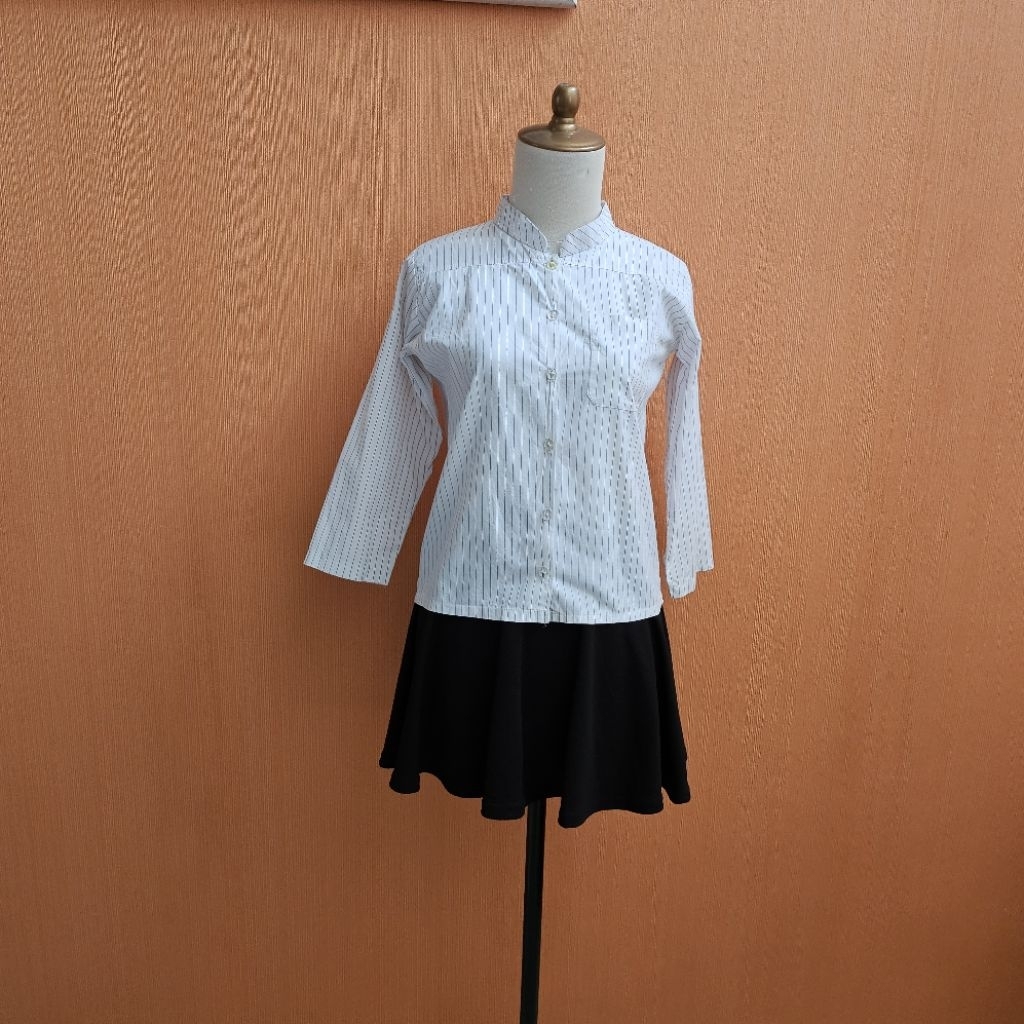 atasan kemeja wanita putih motif salur garis S cewek kerja kuliah